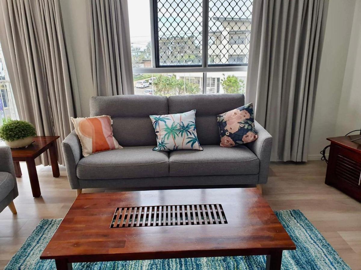 Beachfront Penthouse * Maroochydore